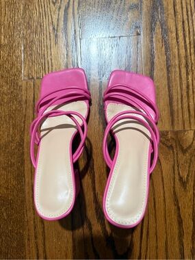 Women’s Strappy Square-Toe Slide Sandals in Hot Pink